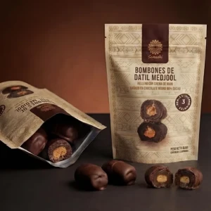 Bombones de datil medjool relleno de crema de mani bañado en chocolate - Samadhi
